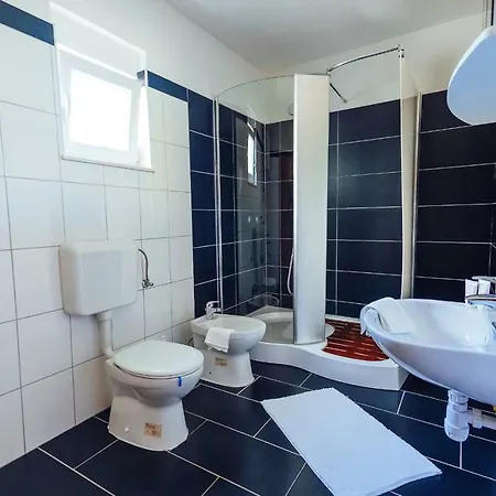 Simundic * Τρογκίρ